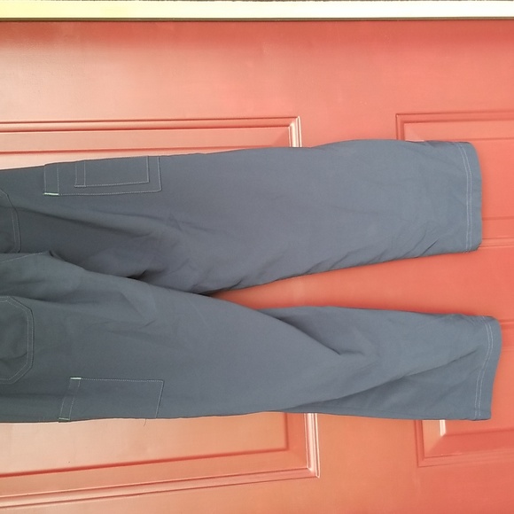 Carhartt 2 piece scrub set. - Picture 9 of 11